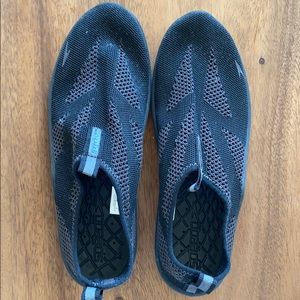 Speedo water shoes- Sz 10